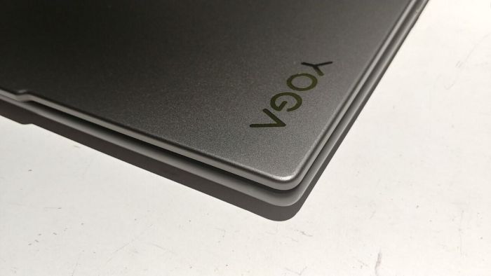 Ультрабук-трансформер Lenovo Yoga 7 16ARP8 / 16" (1920x1080) IPS Touch / AMD Ryzen 5 7535U (6 (12) ядер по 2.9 - 4.55 GHz) / 8 GB DDR5 / 512 GB SSD / AMD Radeon 660M / WebCam б/в - зображення 6