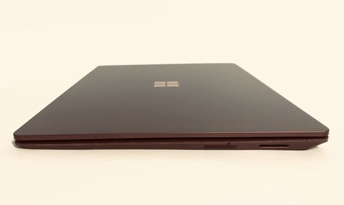 Ультрабук Microsoft Surface Laptop 1 1769 / 13.5" (2256x1504) IPS Touch / Intel Core i7-7660U (2 (4) ядра по 2.5 - 4.0 GHz) / 8 GB DDR4 / 256 GB SSD NVMe / Intel Iris Plus Graphics 640 / WebCam / Win 10 Pro б/в - зображення 5