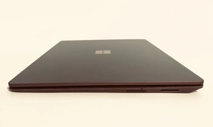 Ультрабук Microsoft Surface Laptop 1 1769 / 13.5" (2256x1504) IPS Touch / Intel Core i7-7660U (2 (4) ядра по 2.5 - 4.0 GHz) / 8 GB DDR4 / 256 GB SSD NVMe / Intel Iris Plus Graphics 640 / WebCam / Win 10 Pro б/в - зображення 5