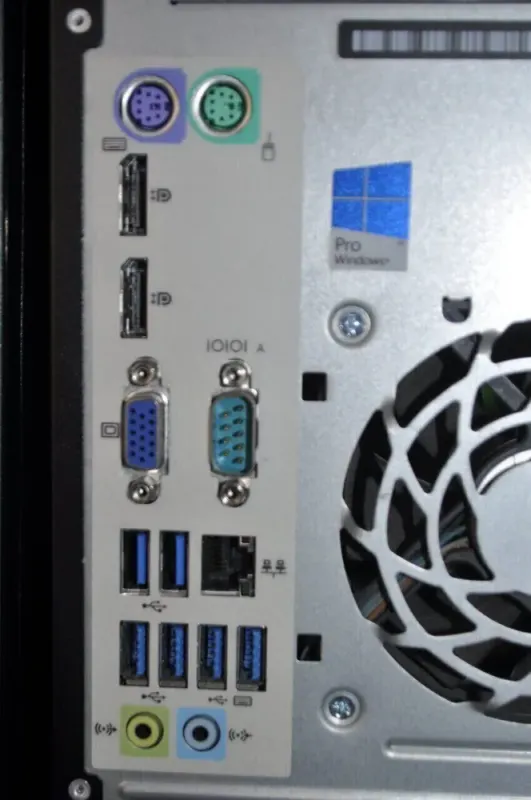 Комп'ютер HP EliteDesk 800 G2 Tower / Intel Core i7-6700 (4 (8) ядра по 3,4 - 4,0 ГГц) / 32 ГБ DDR4 / 1000 ГБ SSD / Intel HD Graphics 530 / DVD-ROM / Windows 11 Pro б/в - зображення 5