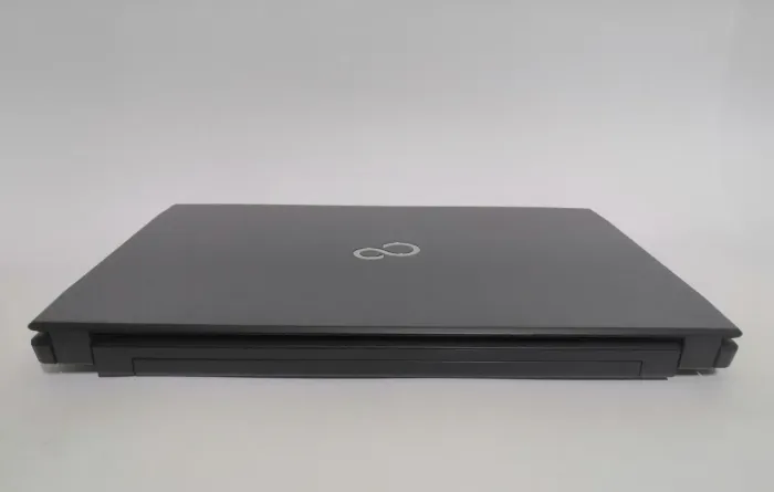 Ноутбук Fujitsu LifeBook A544 / 15.6" (1366x768) TN / Intel Core i3-4005U (2 (4) ядра по 1.7 GHz) / 4 GB DDR3 / 500 GB HDD / Intel HD Graphics 4600 / WebCam / DVD-ROM б/в - зображення 3