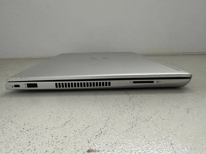 Ультрабук Б-клас HP ProBook 430 G6 / 13.3" (1366x768) TN / Intel Core i3-8145U (2 (4) ядра по 2.1 - 3.9 GHz) / 4 GB DDR3 / 128 GB SSD / Intel UHD Graphics / WebCam / HDMI б/в - зображення 3