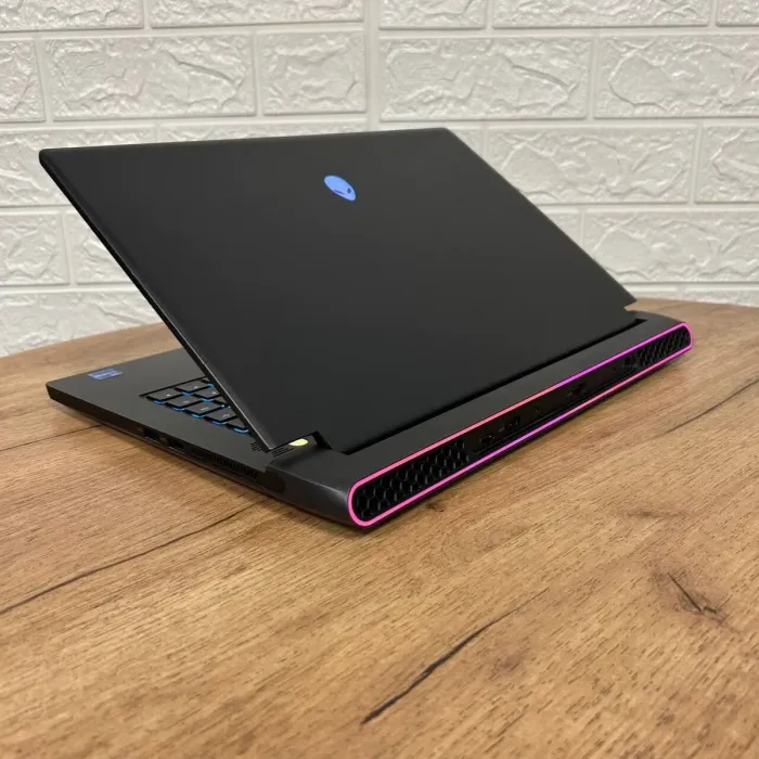Ігровий ноутбук Dell Alienware m15 R6 / 15.6" (2560x1440) IPS / Intel Core i7-11800H (8 (16) ядер 2.3 - 4.6 GHz) / 16 GB DDR4 / 512 GB SSD / nVidia GeForce RTX 3060, 6 GB GDDR6, 192-bit / WebCam б/в - зображення 6