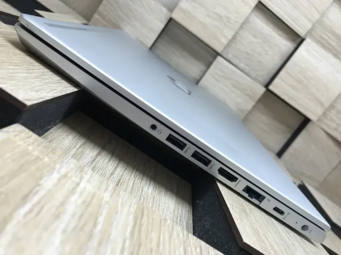 Ноутбук Б-клас HP ProBook 445 G7 / 14" (1920x1080) IPS / AMD Ryzen 7 4700U (8 ядер по 2.0 - 4.1 GHz) / 8 GB DDR4 / 256 GB SSD M.2 / AMD Radeon Graphics / WebCam / USB 3.1 / HDMI б/в - зображення 6