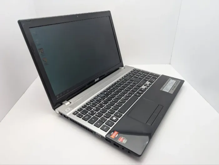 Ноутбук Acer Aspire V3-551G / 15.6" (1366x768) TN / AMD A10-4600M (4 ядра по 2.3 - 3.2 GHz) / 8 GB DDR3 / 1000 GB HDD / AMD Radeon HD 7670M, 2 GB GDDR3, 128-bit / WebCam / DVD-ROM б/в - зображення 6