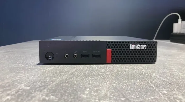 Неттоп Lenovo ThinkCentre M710q Tiny USFF / Intel Core i5-7400T (4 ядра по 2.4 - 3.0 GHz) / 8 GB DDR4 / 120 GB SSD / Intel HD Graphics 630 / DisplayPort / Wi-Fi б/в - зображення 2