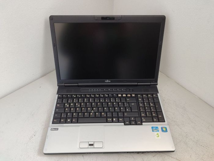 Ноутбук Fujitsu LifeBook E781 / 15.6" (1600x900) TN / Intel Core i5-2410M (2 (4) ядра по 2.3 - 2.9 GHz) / 8 GB DDR3 / 128 GB SSD / Intel HD Graphics 3000 / WebCam б/в - зображення 2