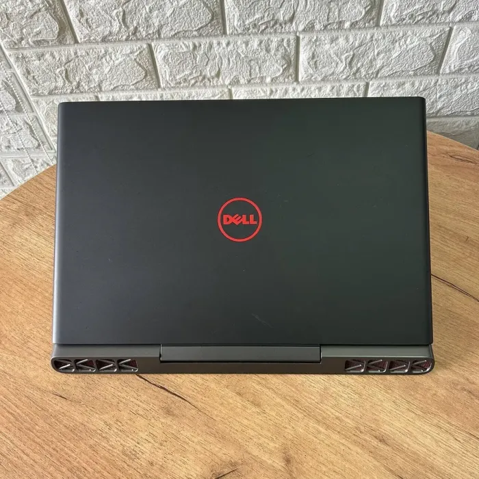 Ігровий ноутбук Dell Inspiron 15 Gaming 7567 / 15.6" (1920x1080) TN / Intel Core i5-7300HQ (4 ядра по 2.5 - 3.5 GHz) / 16 GB DDR4 / 480 GB SSD / nVidia GeForce GTX 1050, 4 GB GDDR5, 128-bit / WebCam б/в - зображення 3