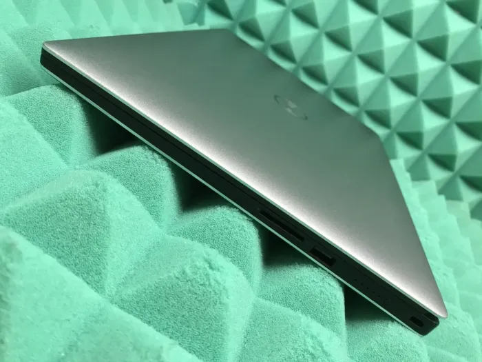 Ноутбук Б-клас Dell Precision 5520 / 15.6" IPS / Core i5-7440HQ (4 ядра по 2.8-3.8GHz) / 16GB DDR4 / 256GB SSD M.2 / HD Graphics 630 / WebCam / HDMI / Win 10 б/в - зображення 8