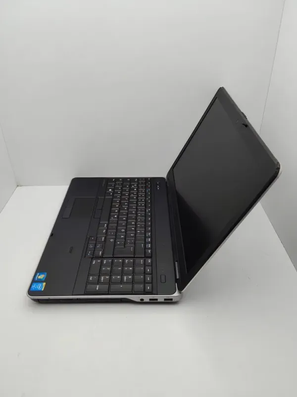 Ноутбук Dell Latitude E6540 / 15.6" (1366x768) TN / Intel Core i7-4810MQ (4 (8) ядра по 2.8 - 3.8 GHz) / 8 GB DDR3 / 240 GB SSD / Intel HD Graphics 4600 / WebCam б/в - зображення 6