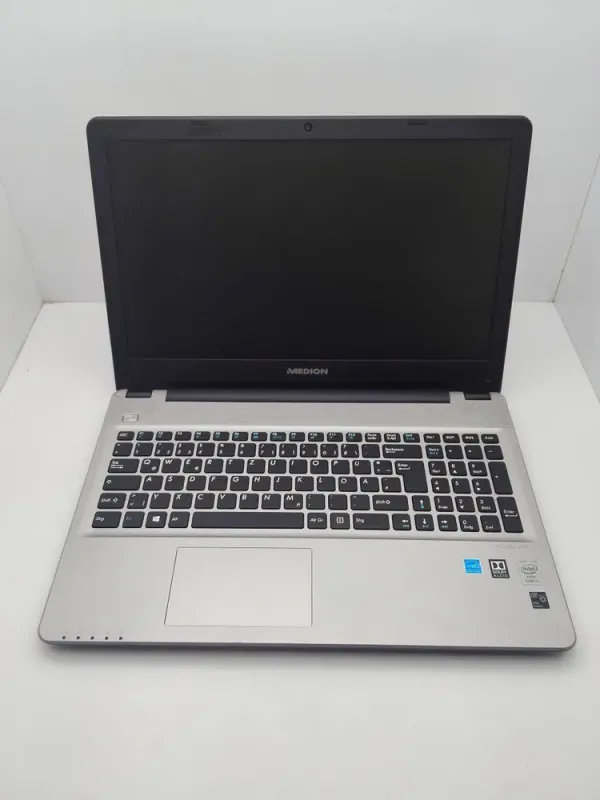 Ноутбук Б-клас Acer Medion E6418 / 15.6" (1366x768) TN / Intel Core i5-5257U (2 (4) ядра по 2.7 - 3.1 GHz) / 6 GB DDR3 / 120 GB SSD / Intel Iris Graphics 6100 / WebCam / DVD-ROM / АКБ не тримає б/в - зображення 3