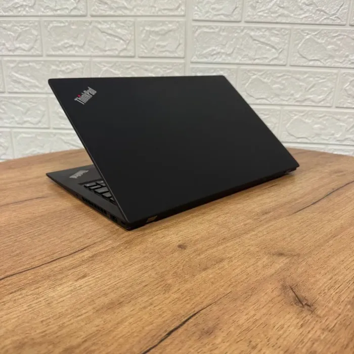 Ультрабук Lenovo ThinkPad X1 Carbon / 14" (1920x1080) IPS / Intel Core i5-7300U (2 (4) ядра по 2.6 - 3.5 GHz) / 8 GB DDR4 / 240 GB SSD / Intel HD Graphics 620 / WebCam б/в - зображення 6