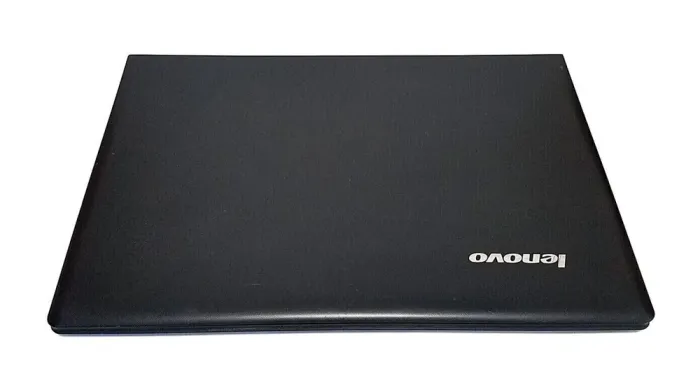 Ноутбук Lenovo IdeaPad 300-17ISK / 17.3" (1600x900) TN / Intel Core i3-6100U (2 (4) ядра по 2.3 GHz) / 12 GB DDR3 / 1000 GB SSD / Intel HD Graphics 520 / WebCam / Win 10 Home б/в - зображення 5