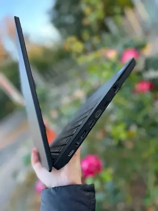 Ультрабук Lenovo ThinkPad L490 / 14" (1920x1080) IPS / Intel Core i3-8145U (2 (4) ядра по 2.1 - 3.9 GHz) / 8 GB DDR4 / 512 GB SSD M.2 / Intel UHD Graphics / WebCam / Windows 10 б/в - зображення 4