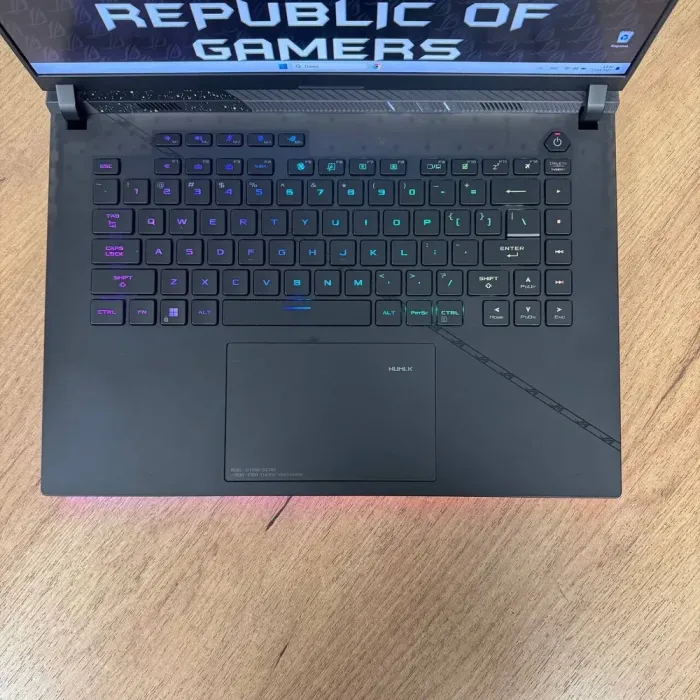 Ігровий ноутбук Asus ROG Strix Scar 16 G634JY / 16" (2560x1600) IPS / Intel Core i9-13980HX (24 (32) ядер по 2.2 - 5.5 GHz) / 32 GB DDR5 / 1000 GB SSD / nVidia GeForce RTX 4090, 16 GB GDDR6, 256-bit / WebCam б/в - зображення 7