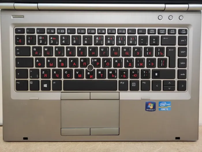 Ноутбук HP EliteBook 8470p / 14" (1366x768) TN / Intel Core i5-3230M (2 (4) ядра по 2.6 - 3.2 GHz) / 4 GB DDR3 / 320 GB HDD / Intel HD Graphics 4000 / WebCam б/в - зображення 3