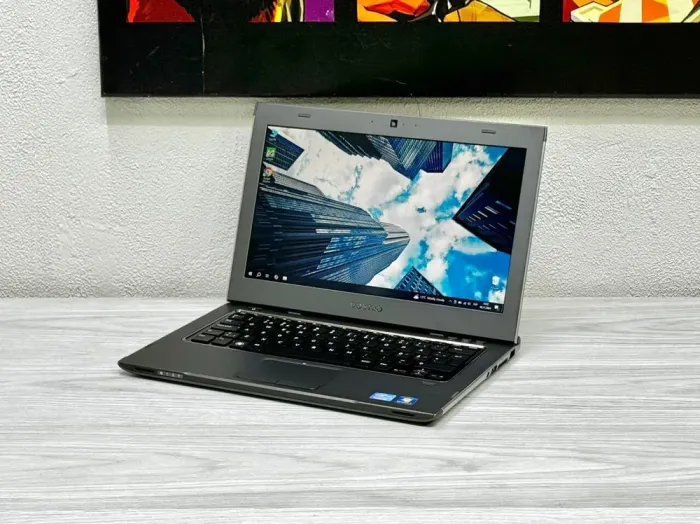 Ноутбук Dell Vostro 3360 / 13.3" (1366x768) TN / Intel Core i3-2365M (2 (4) ядра по 1.4 GHz) / 8 GB DDR3 / 128 GB SSD / Intel HD Graphics 3000 / WebCam / Win 10 Pro б/в - зображення 4