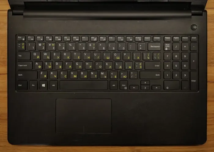 Ноутбук Dell Inspiron 15-3558 / 15.6" (1366x768) TN / Intel Core i3-5015U (2 (4) ядра по 2.1 GHz) / 8 GB DDR3 / 256 GB SSD / Intel HD Graphics 5500 / WebCam / Windows 10 б/в - зображення 3