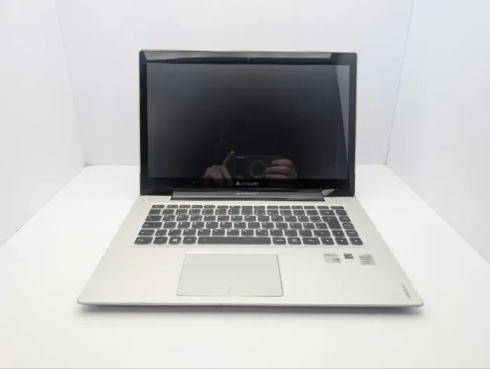 Ноутбук Б-клас Lenovo IdeaPad U430 / 14" (1366x768) TN Touch / Intel Core i5-4200U (2 (4) ядра по 1.6 - 2.6 GHz) / 8 GB DDR3 / 500 GB HDD / nVidia GeForce GT 730M, 2 GB GDDR3, 128-bit / WebCam б/в - зображення 3