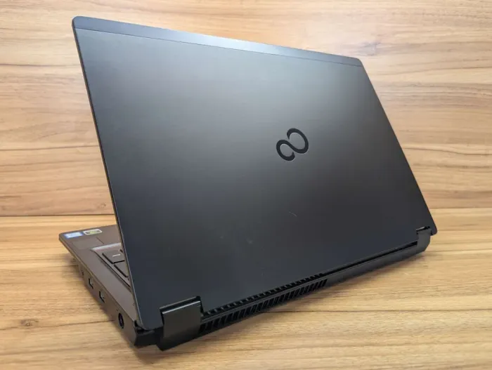 Мобільна робоча станція Б-клас Fujitsu Celsius H780 / 15.6" (1920x1080) IPS / Intel Core i7-8750H (6 (12) ядер по 2.2 - 4.1 GHz) / 32 GB DDR4 / 512 GB SSD / nVidia Quadro P600, 4 GB GDDR5, 128-bit / HDMI / 4G / Windows 10 б/в - зображення 7