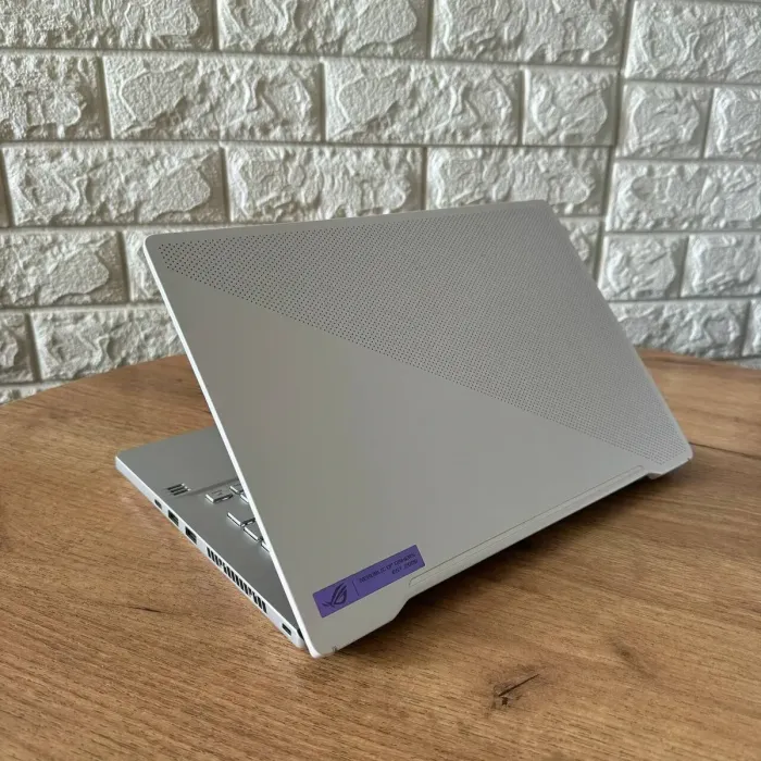 Ігровий ноутбук Asus ROG Zephyrus G14 GA401QM / 14" (1920x1080) IPS / AMD Ryzen 7 5800HS (8 (16) ядер по 2.8 - 4.4 GHz) / 16 GB DDR4 / 512 GB SSD / nVidia GeForce RTX 3060, 6 GB GDDR6, 192-bit б/в - зображення 6