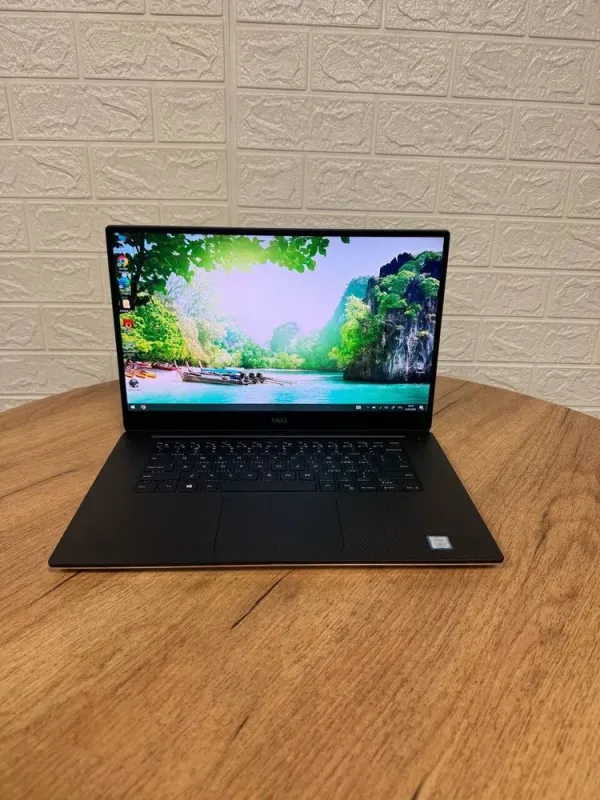 Мобільна робоча станція Dell Precision 5540 / 15.6" (3840x2160) IPS Touch / Intel Core i7-9850H (6 (12) ядер по 2.6 - 4.6 GHz) / 16 GB DDR4 / 512 GB SSD NVMe / nVidia Quadro T1000, 4 GB GDDR5, 128-bit / WebCam б/в - зображення 2