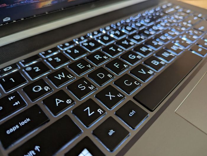 Мобільна робоча станція HP zBook Studio G7 / 15,6" (1920x1080) IPS / Intel Core i9-10885H (8 (16) ядер по 2.4 - 5.3 GHz) / 32 GB DDR4 / 512 GB SSD / nVidia Quadro RTX 3000, 6 GB GDDR6, 192-bit / Fingerprint / WebCam / Windows 10 б/в - зображення 6