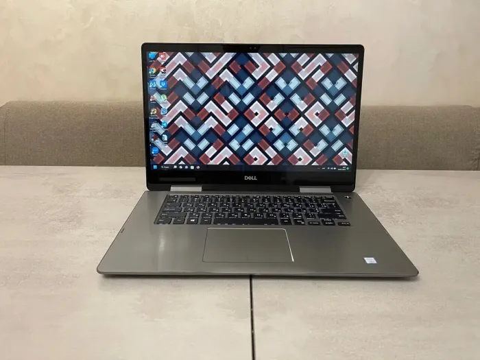 Ноутбук-трансформер Б-клас Dell Inspiron 15-7573 / 15.6" (1920x1080) IPS Touch / Intel Core i5-8250U (4 (8) ядер по 1.6 - 3.4 GHz) / 16 GB DDR4 / 256 GB SSD / Intel UHD Graphics 620 / WebCam / HDMI б/в - зображення 2
