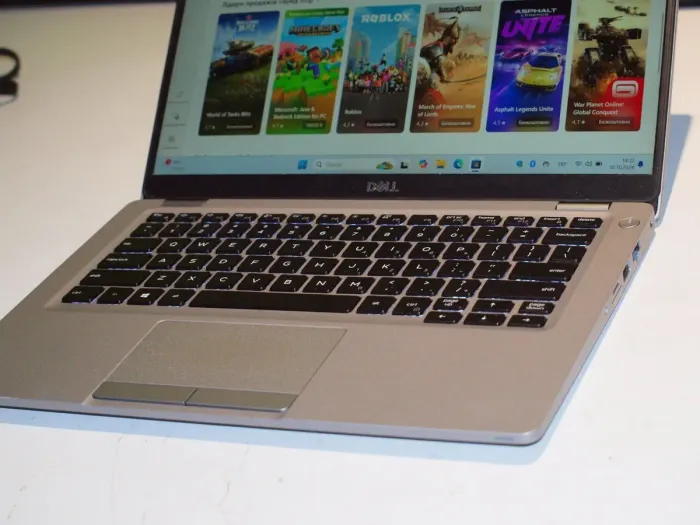 Ультрабук Б-клас Dell Latitude 5310 / 13.3" (1920x1080) IPS Touch / Intel Core i5-10310U (4 (8) ядра по 1.7-4.4 GHz) / 16 GB DDR4 / 256 GB SSD / UHD Graphics / WebCam / Win 11 Pro б/в - зображення 3