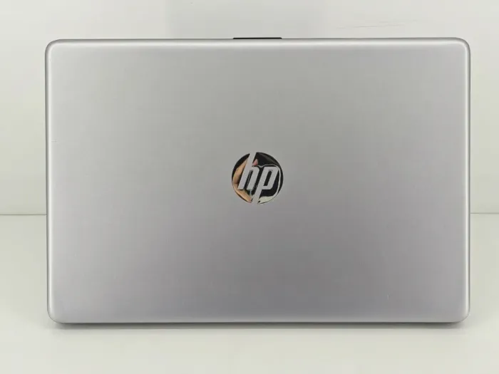 Ультрабук HP 250 G8 / 15.6" (1920x1080) IPS / Intel Core i5-1135G7 (4 (8) ядра по 2.4 - 4.2 GHz) / 16 GB DDR4 / 256 GB SSD / Intel Iris Xe Graphics / WebCam б/в - зображення 3