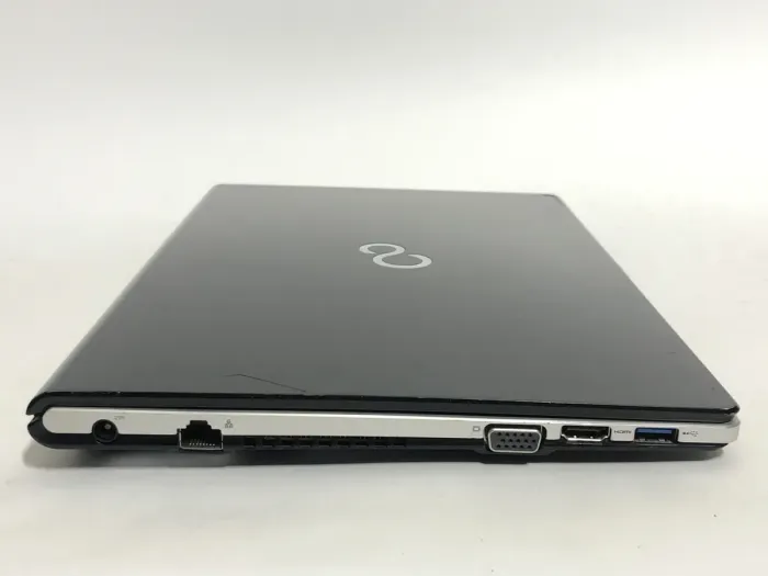 Ноутбук Б-клас Fujitsu LifeBook S935 / 13.3" (1920x1080) IPS / Intel Core i5-5300U (2 (4) ядра 2.3 - 2.9 GHz) / 8 GB DDR3 / 256 GB SSD / Intel HD Graphics 5500 / WebCam / Win 10 Pro б/в - зображення 4