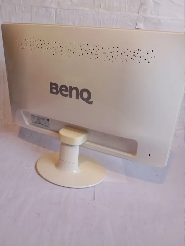 Комплект ПК Б-клас: HP Compaq DC5800 SFF / Intel Core 2 Quad Q6600 (4 ядра по 2.4 GHz) / 4 GB DDR2 / 120 GB SSD / Intel GMA x4500 / DVD-RW + Монітор BenQ GL2230-B / 22" (1920x1080) TN / 1x HDMI, 1x DVI, 1x VGA б/в - зображення 8