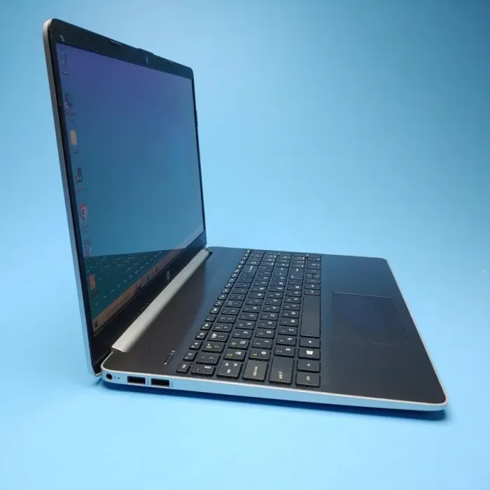 Ультрабук HP 15-dy1073nr / 15.6" (1366x768) TN / Intel Core i5-1035G4 (4 (8) ядра по 1.1 - 3.7 GHz) / 8 GB DDR4 / 256 GB SSD / Intel Iris Plus Graphics / WebCam / Win 10 Home б/в - зображення 4