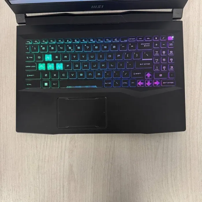 Ігровий ноутбук Б-класу MSI Pulse 15 B13VGK / 15.6" (1920x1080) IPS / Intel Core i7-13700H (14 (20) ядер по 2.4 - 5.0 GHz) / 16 GB DDR5 / 512 GB SSD NVMe / nVidia GeForce RTX 4070, 8 GB GDDR6, 128-bit / WebCam б/в - зображення 3