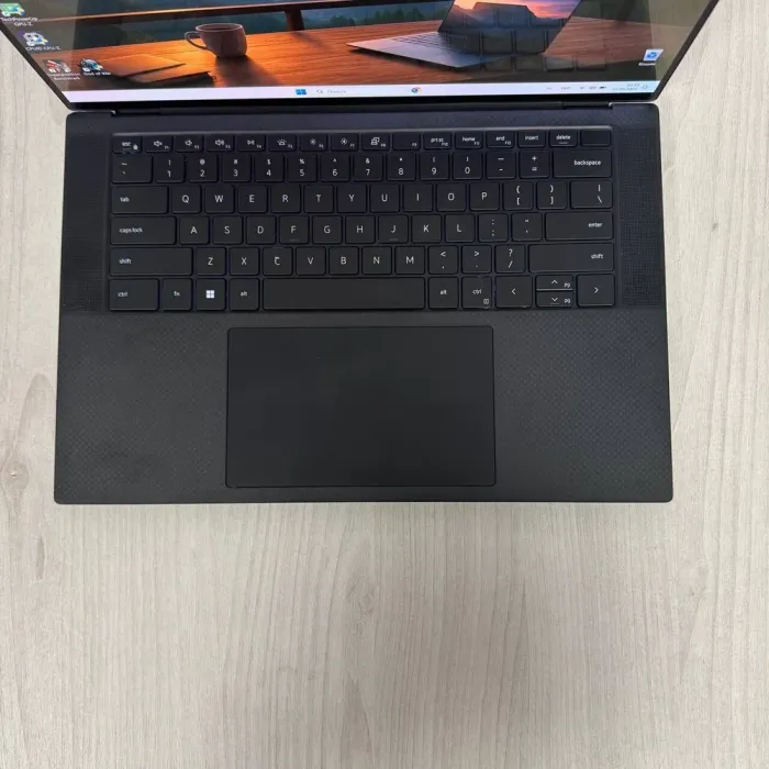 Ігровий ноутбук Б-класу Dell XPS 15 9520 / 15,6" (3456x2160) OLED Touch / Intel Core i9-12900HK (14 (20) ядер по 3,8 - 5,0 ГГц) / 16 ГБ DDR5 / 512 ГБ SSD NVMe / nVidia GeForce RTX 3050 Ti, 4 ГБ GDDR6, 128-bit / WebCam б/в - зображення 7