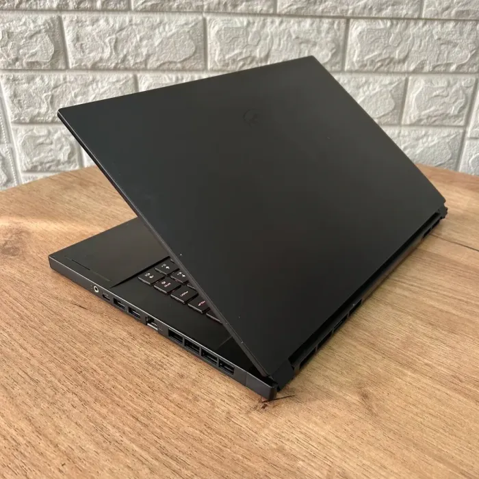 Ігровий ноутбук MSI GS66 Stealth 10SE / 15.6" (1920x1080) IPS / Intel Core i7-10750H (6 (12) ядер по 2.6 - 5.0 GHz) / 16 GB DDR4 / 512 GB SSD / nVidia GeForce RTX 2060, 6 GB GDDR6, 192-bit / WebCam б/в - зображення 6