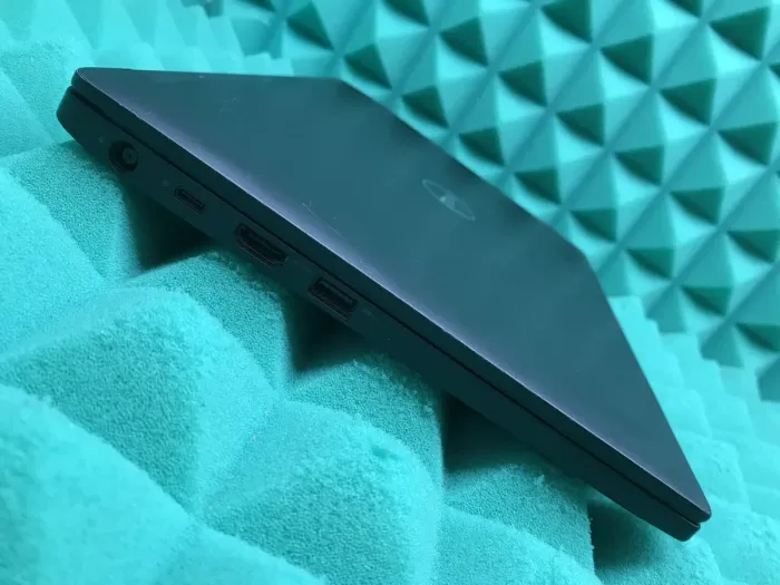 Ультрабук Dell Latitude 7390 / 13.3" IPS / Intel Core i5-8250U (4(8) ядра по 1.6-3.4GHz) / 8GB DDR4 / 128GB SSD / UHD Graphics 620 / WebCam / USB 3.1 / HDMI / Win 10 б/в - зображення 7