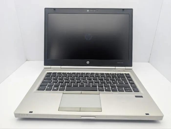 Ноутбук HP EliteBook 8470p / 14" (1366x768) TN / Intel Core i5-3320M (2 (4) ядра по 2.6 - 3.3 GHz) / 8 GB DDR3 / 640 GB HDD / Intel HD Graphics 4000 / WebCam / DVD-ROM б/в - зображення 3