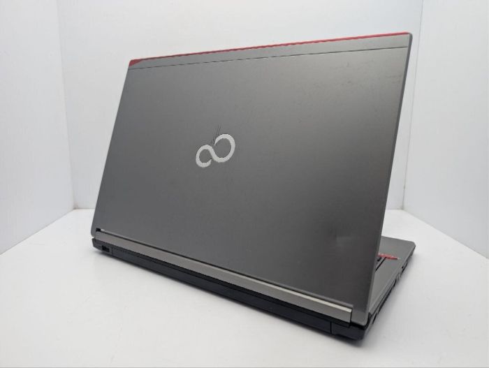 Ноутбук Fujitsu LifeBook E746 / 14" (1366x768) TN / Intel Core i5-6200U (2 (4) ядра по 2.3 - 2.8 GHz) / 8 GB DDR4 / 128 GB SSD / Intel HD Graphics 520 / WebCam б/в - зображення 8