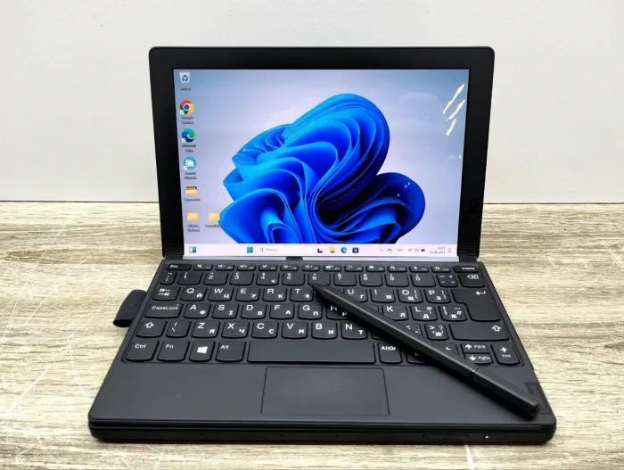 Ноутбук-трансформер Lenovo ThinkPad X1 Fold G1 / 13.3" (2048x1536) QXGA Touch / Intel Core i5-L16G7 (5 ядер по 1.4 - 3.0 GHz) / 8 GB DDR4 / 512 GB SSD M.2 / Intel UHD Graphics / WebCam - зображення 2