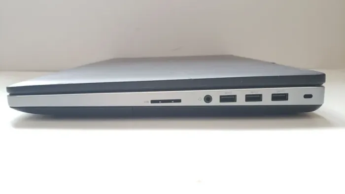 Мобільна робоча станція Dell Precision 7510 / 15,6" (1920x1080) IPS Touch / Intel Core i7-6820HQ (4 (8) ядра по 2,7 - 3,6 ГГц) / 16 ГБ DDR4 / 256 ГБ SSD M.2 + 500 ГБ HDD / AMD FirePro W5170M, 2 ГБ GDDR5, 128-біт / Веб-камера б/в - зображення 5