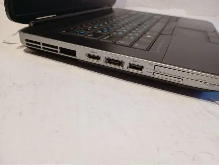 Ноутбук Dell Latitude E5430 / 14" (1366x768) TN / Intel Core i5-3340M (2 (4) ядра по 2.7 - 3.4 GHz) / 8 GB DDR3 / 120 GB SSD / Intel HD Graphics 4000 / WebCam б/в - зображення 4