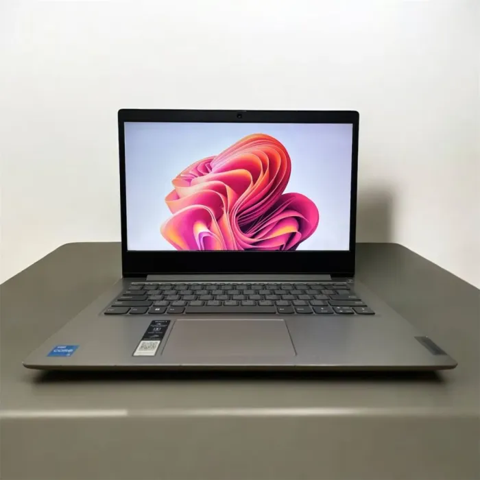 Ультрабук Б-клас Lenovo IdeaPad 3 14ITL05 / 14" (1920x1080) TN / Intel Core i3-1115G4 (2 (4) ядра по 1.7 - 4.1 GHz) / 8 GB DDR4 / 120 GB SSD / Intel UHD Graphics / WebCam б/в - зображення 2