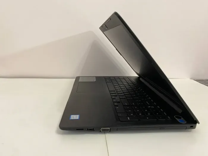 Ноутбук Dell Vostro 3580 / 15.6" (1920x1080) TN / Intel Core i5-8265U (4 (8) ядра по 1.6 - 3.9 GHz) / 8 GB DDR4 / 256 GB SSD / Intel UHD Graphics 620 / WebCam / DVD-RW / HDMI б/в - зображення 6