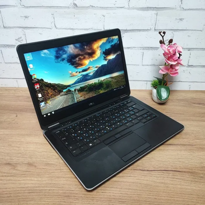 Ноутбук Б-клас Dell Latitude E7440 / 14" (1920x1080) TN / Intel Core i5-4300U (2 (4) ядра по 1.9 - 2.9 GHz) / 8 GB DDR3 / 256 GB SSD / Intel HD Graphics 4400 / WebCam б/в - зображення 3