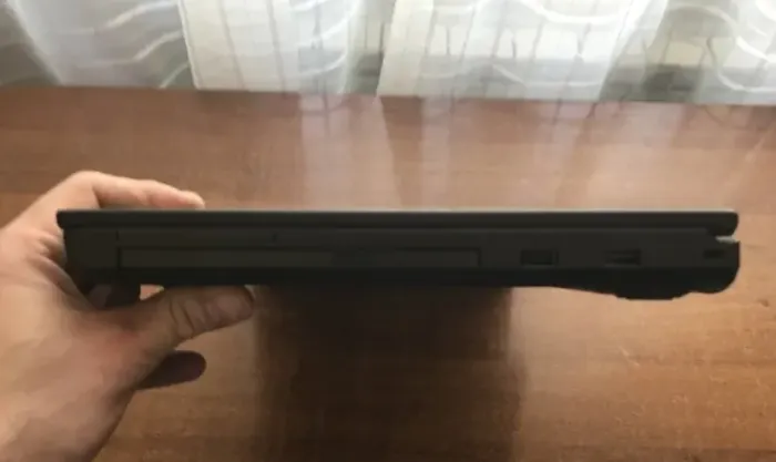 Ноутбук Lenovo ThinkPad T540p / 15.6" (1366x768) TN / Intel Core i5-4300M (2 (4) ядра по 2.6 - 3.3 GHz) / 8 GB DDR3 / 500 GB HDD / Intel HD Graphics 4600 / WebCam б/в - зображення 6