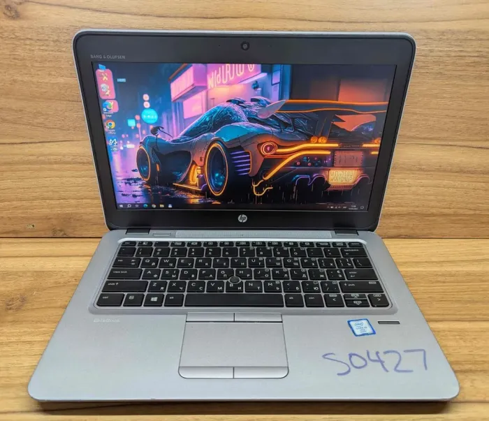 Нетбук HP EliteBook 820 G3 / 12.5" (1920x1080) IPS / Intel Core i5-6300U (2 (4) ядра по 2.4 - 3.0 GHz) / 8 GB DDR4 / 240 GB SSD / Intel HD Graphics 520 / TouchID / WebCam / Windows 10 б/в - зображення 2