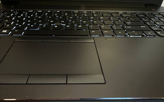 Ноутбук Б-клас HP ZBook 15 G4 / 15.6" (1920x1080) TN / Intel Core i7-7820HQ (4 (8) ядра по 2.9 - 3.9 GHz) / 16 GB DDR4 / 512 GB SSD / Intel HD Graphics 630 / WebCam / Win 11 Pro б/в - зображення 9