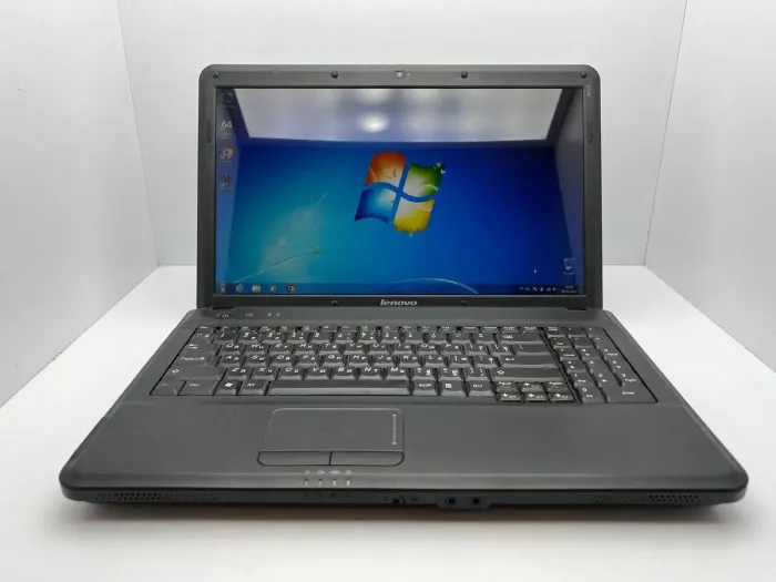 Ноутбук Lenovo G550 / 15.6" (1366x768) TN / Intel Pentium T4400 (2 ядра по 2.2 GHz) / 4 GB DDR3 / 500 GB HDD / Intel GMA 4500M Graphics / WebCam б/в - зображення 2