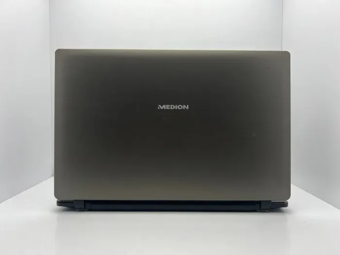 Ноутбук Medion Akoya E6241 / 15.6" (1366x768) TN / Intel Pentium 3550M (2 (2) ядра по 2.3 GHz) / 4 GB DDR3 / 1000 GB HDD / Intel HD Graphics 4000 б/в - зображення 4